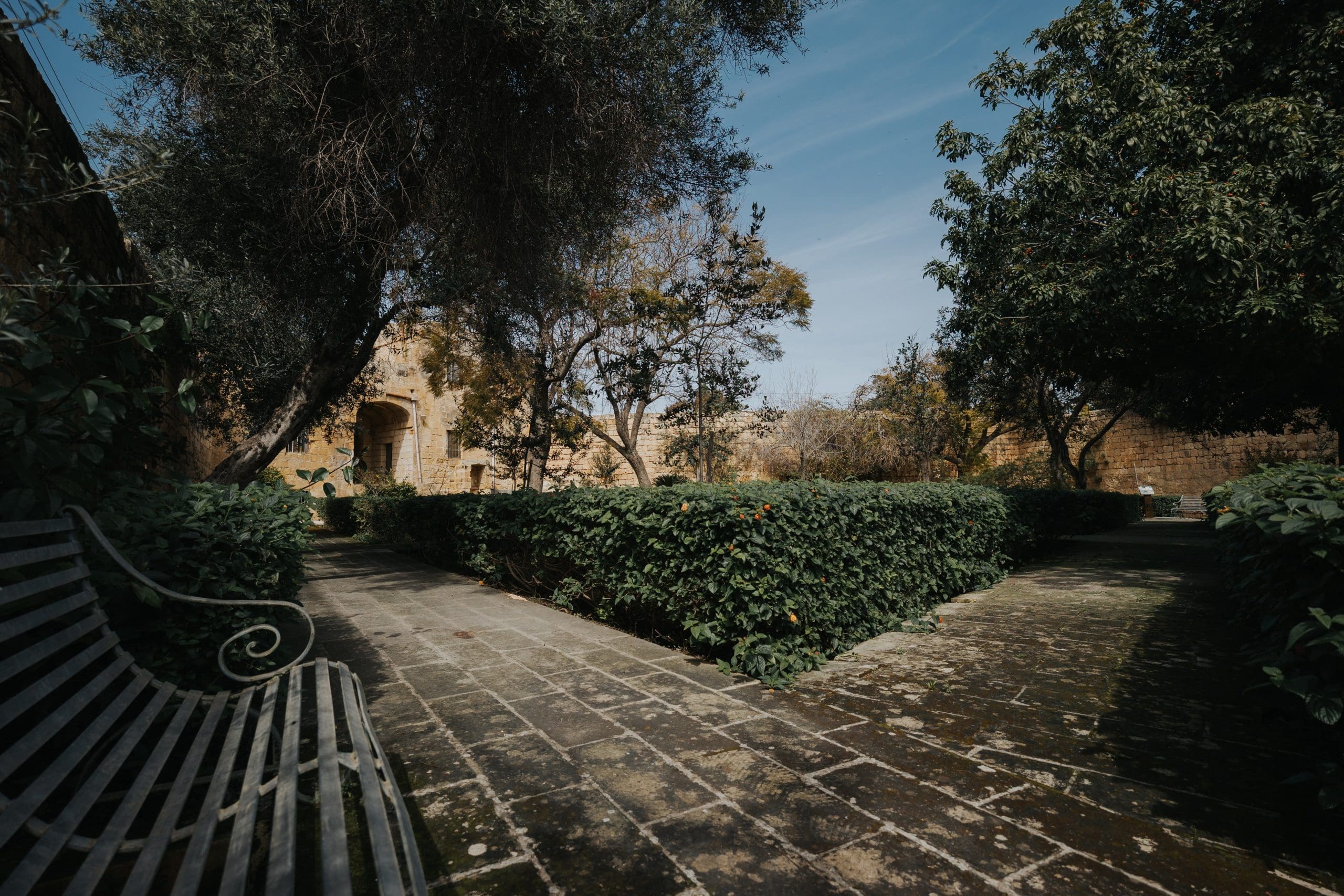 Gnien Rousset Ġnien il-Kmandant - Parks in Malta